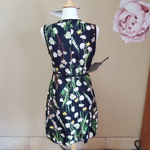 Victoria Beckham Black Floral Dress - Picture 4 of 9
